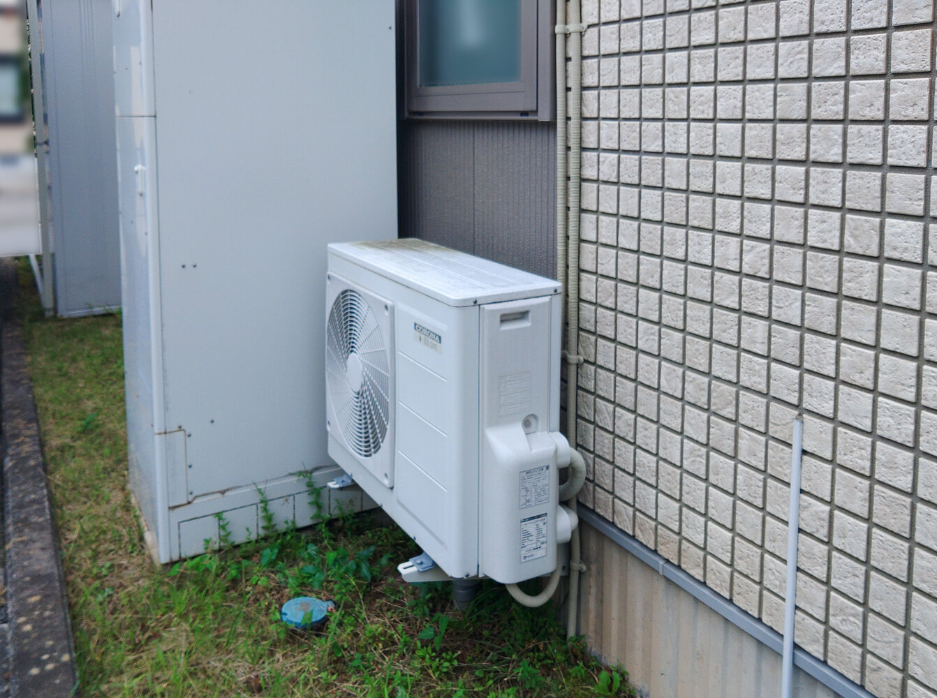 A様邸エコキュート(外)_施工前.jpg