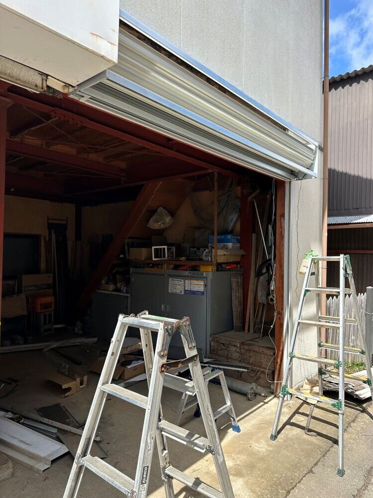 T邸シャッター施工中②.JPG